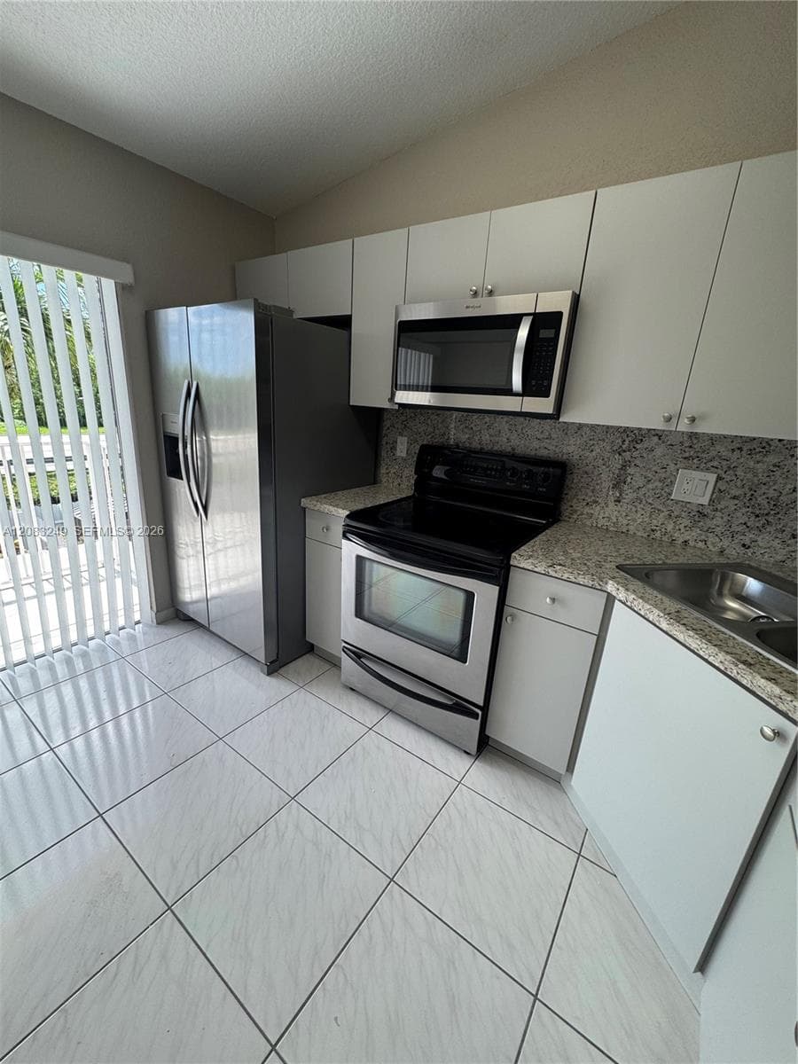 6801 W 36th Ave # 204, Hialeah, FL 33018 photo 6