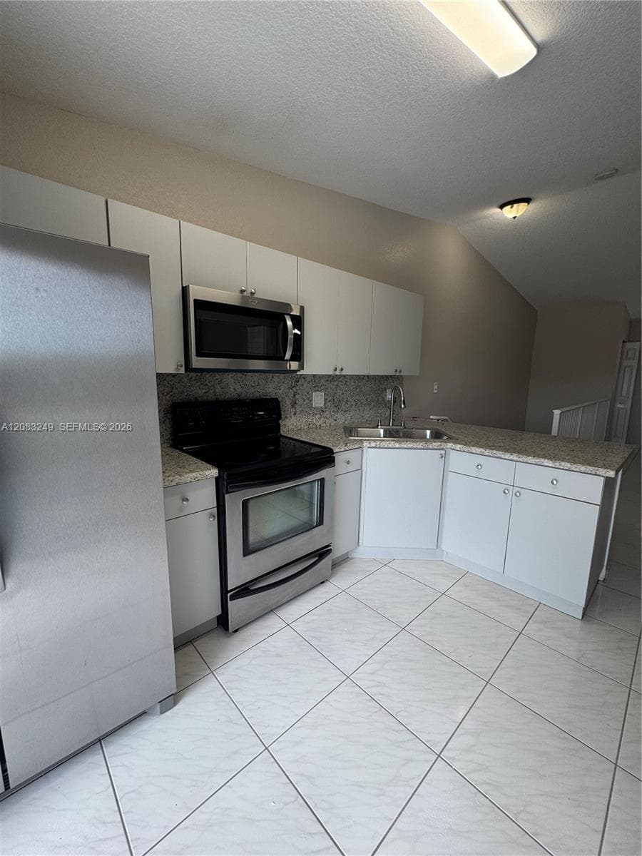 6801 W 36th Ave # 204, Hialeah, FL 33018 photo 5