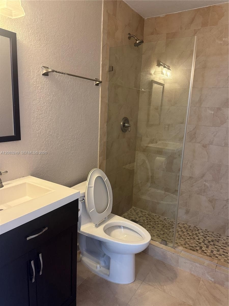 6801 W 36th Ave # 204, Hialeah, FL 33018 photo 10