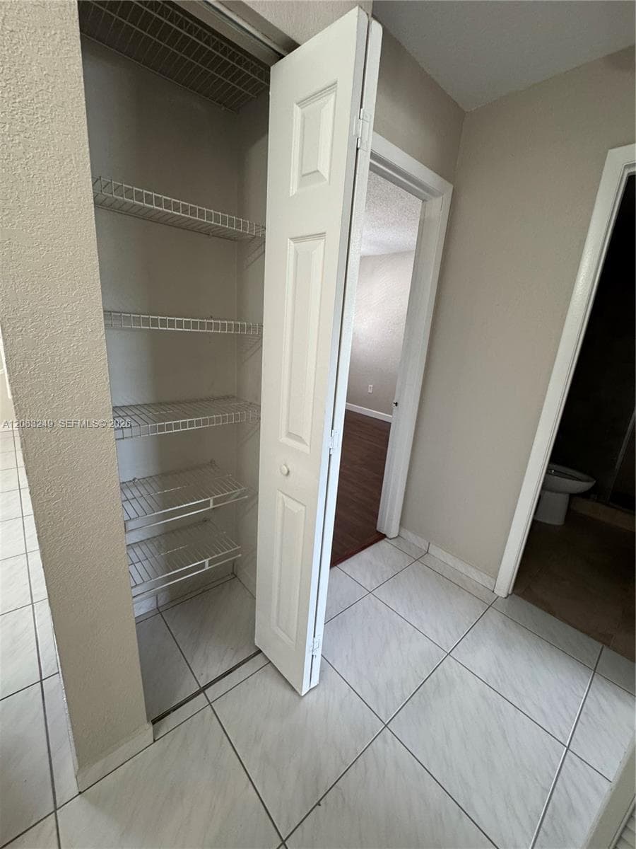 6801 W 36th Ave # 204, Hialeah, FL 33018 photo 8