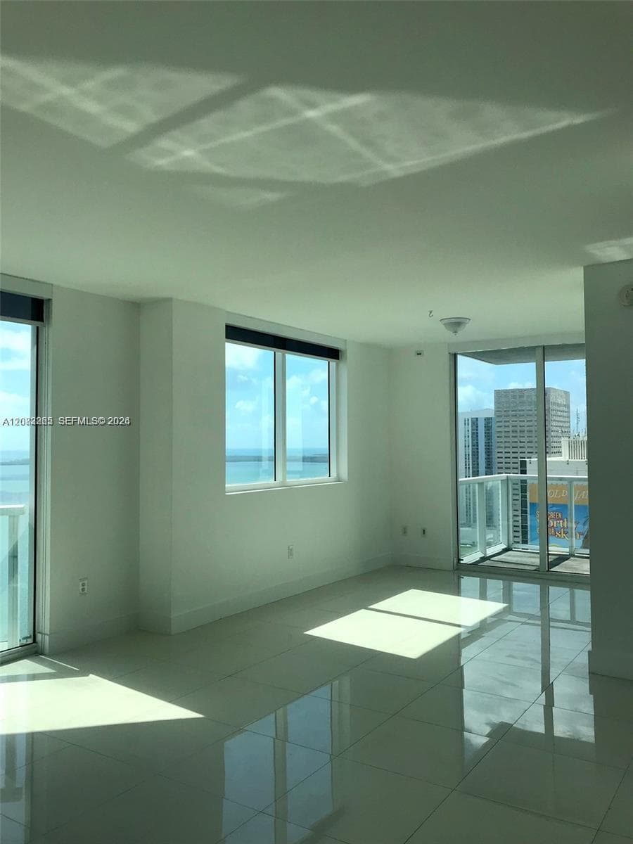 244 Biscayne Blvd # 1603, Miami, FL 33132 photo 3