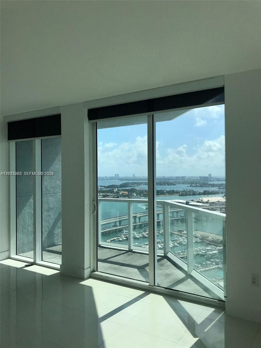 244 Biscayne Blvd # 1603, Miami, FL 33132 photo 4