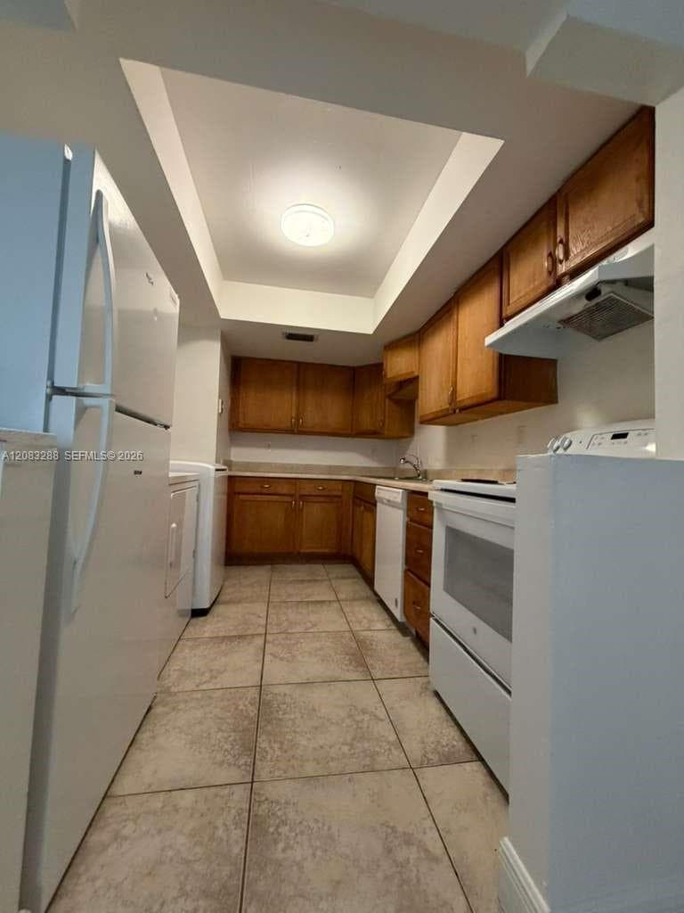 5822 NW 21st St # 39-E, Lauderhill, FL 33313