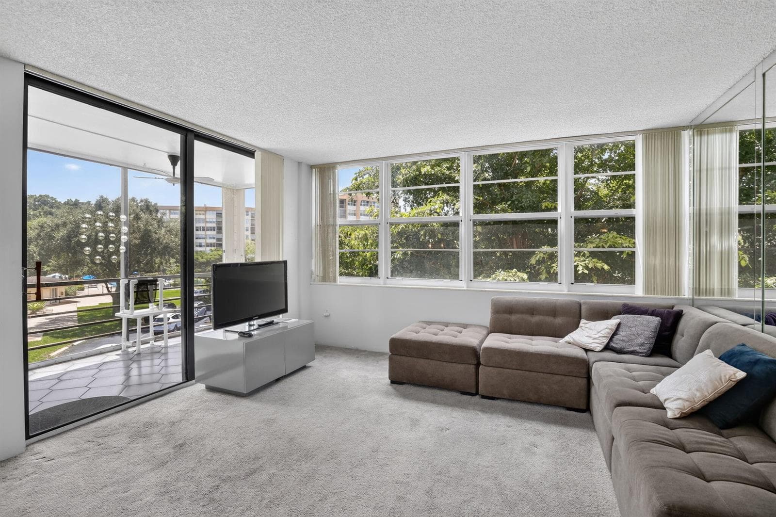 1400 Saint Charles Place # 313, Pembroke Pines, FL 33026 photo 3