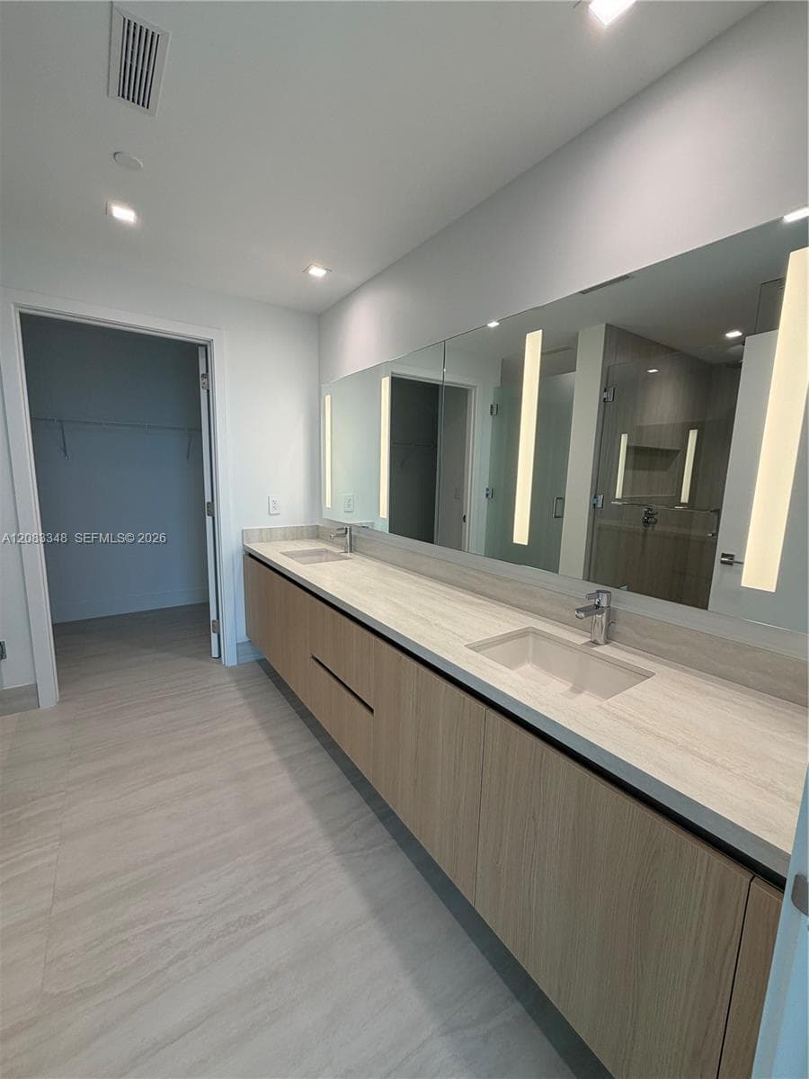 2411 Laguna Cir # 2307, North Miami, FL 33181 photo 7
