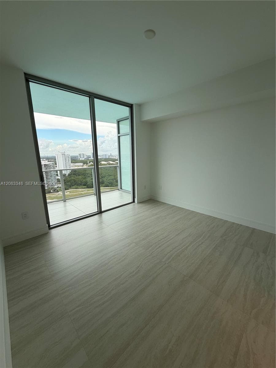 2411 Laguna Cir # 2307, North Miami, FL 33181 photo 5
