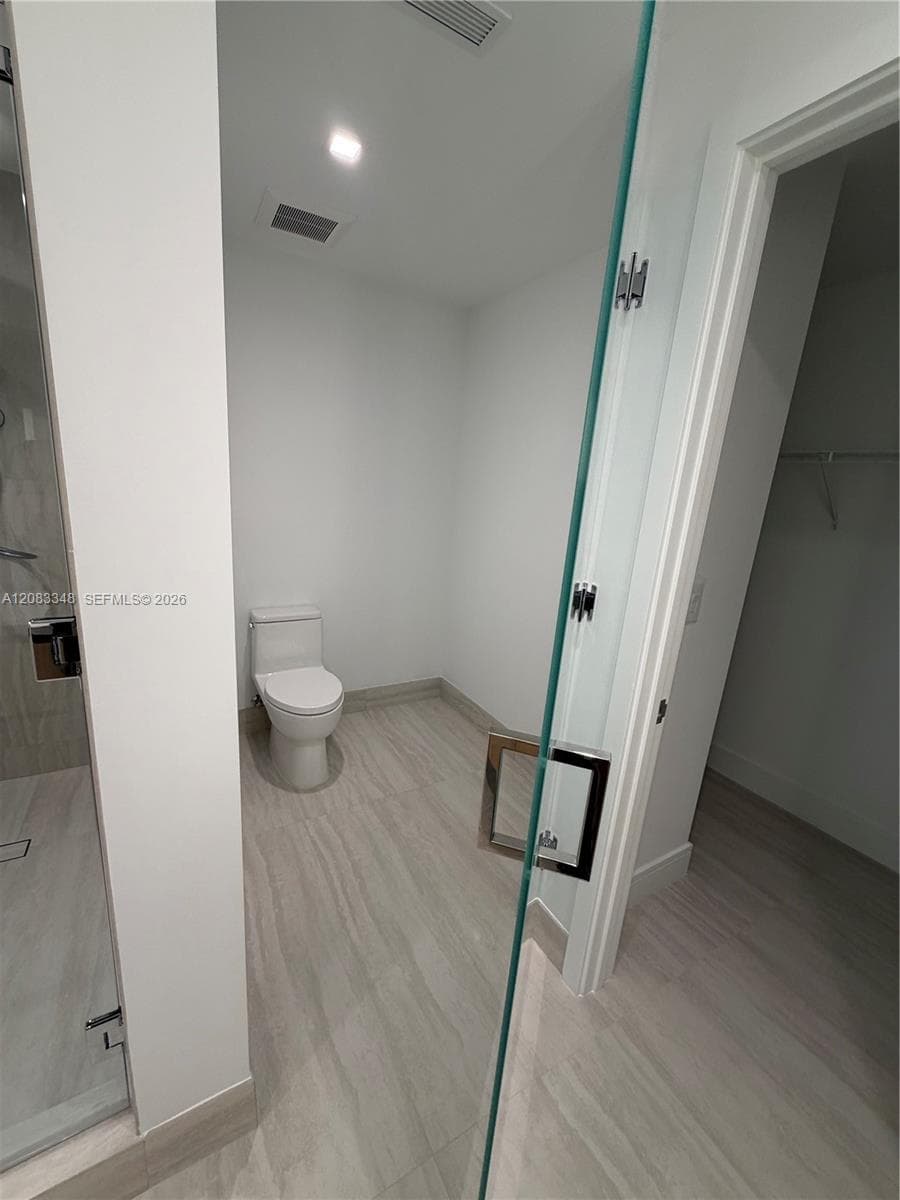 2411 Laguna Cir # 2307, North Miami, FL 33181 photo 9