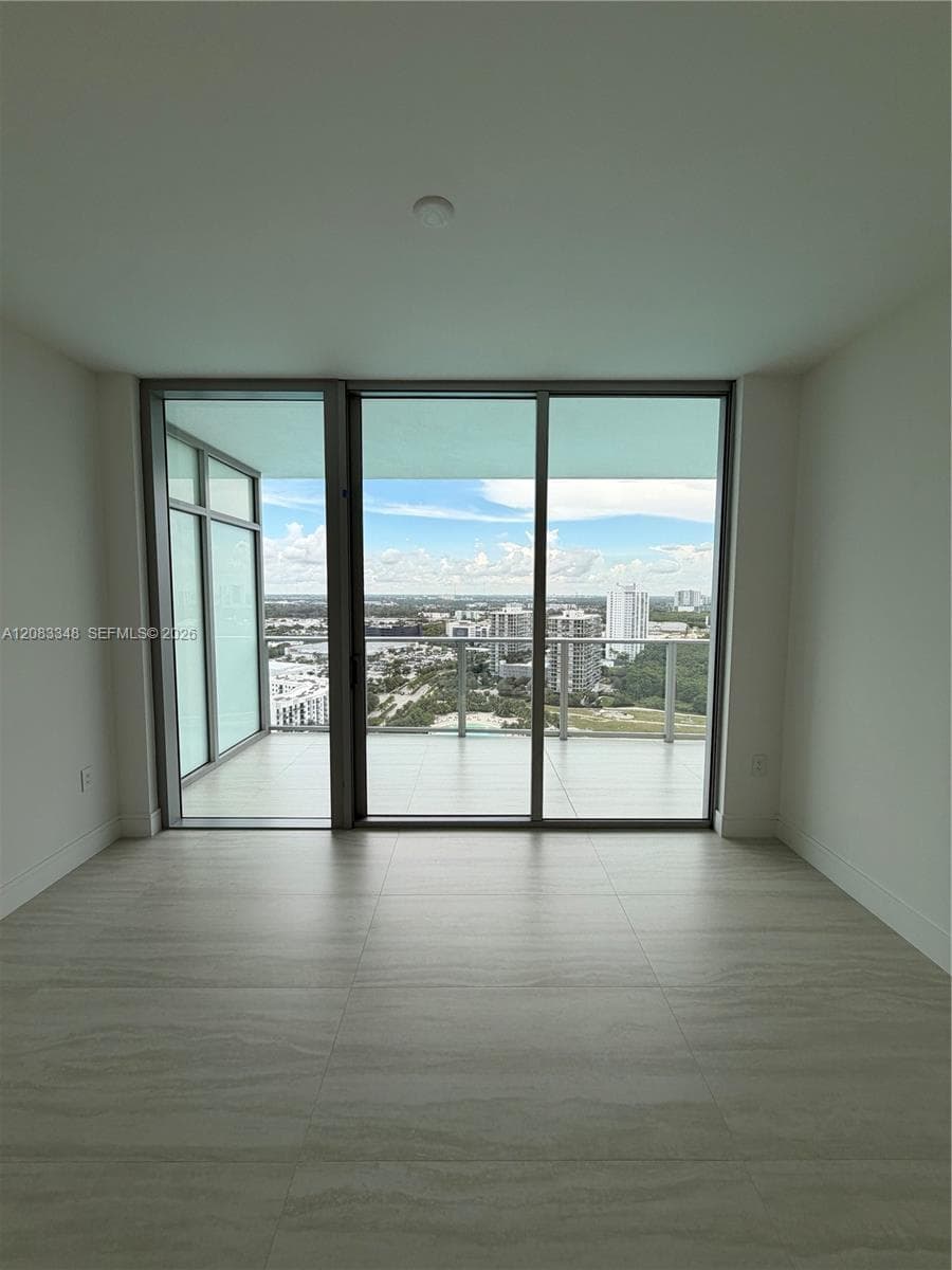 2411 Laguna Cir # 2307, North Miami, FL 33181 photo 4