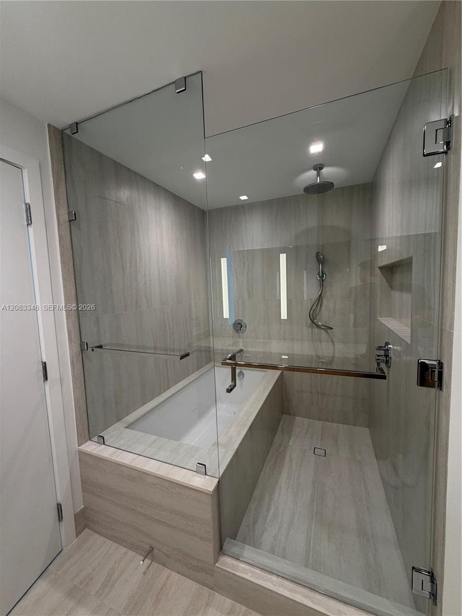 2411 Laguna Cir # 2307, North Miami, FL 33181 photo 8