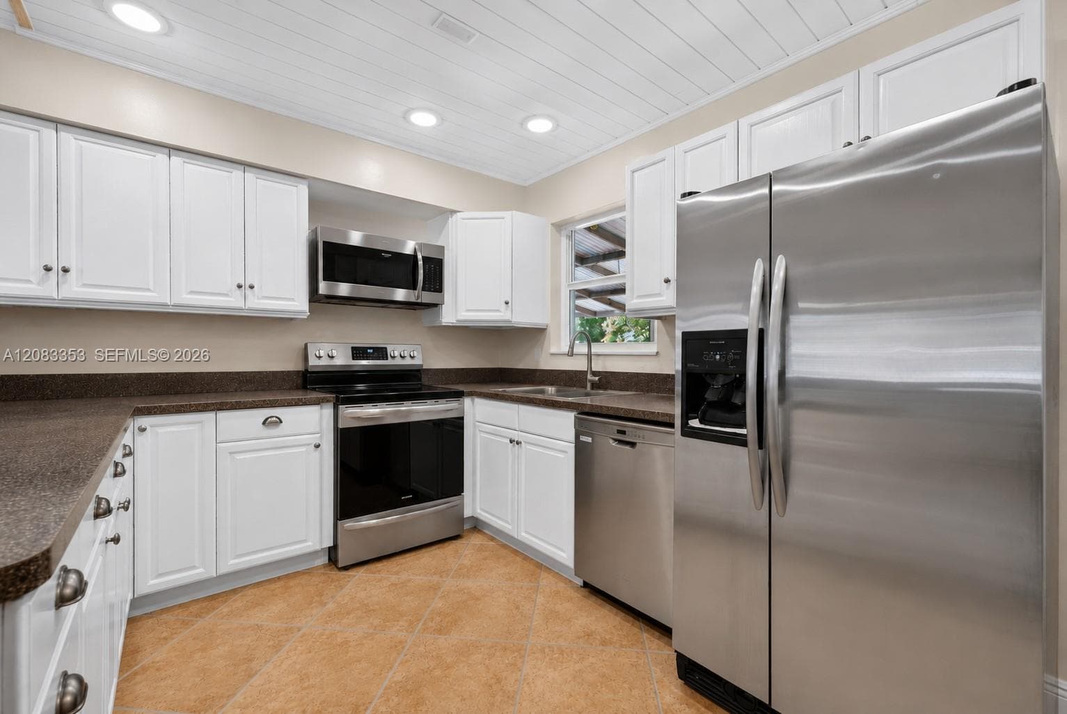 4831 NE 8th Ave, Oakland Park, FL 33334 photo 12