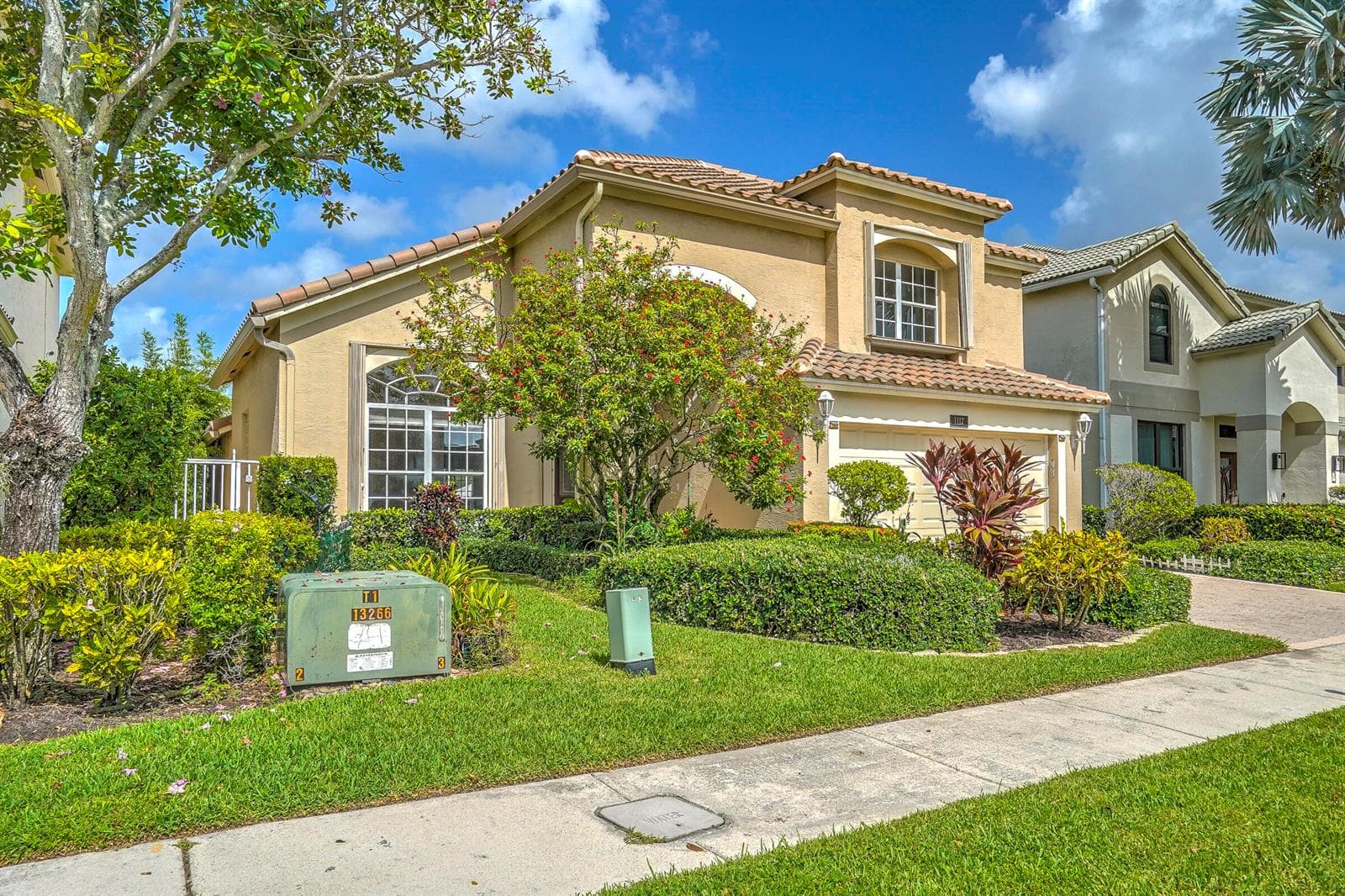 1117 AVONDALE Court, West Palm Beach, FL 33409 photo 2