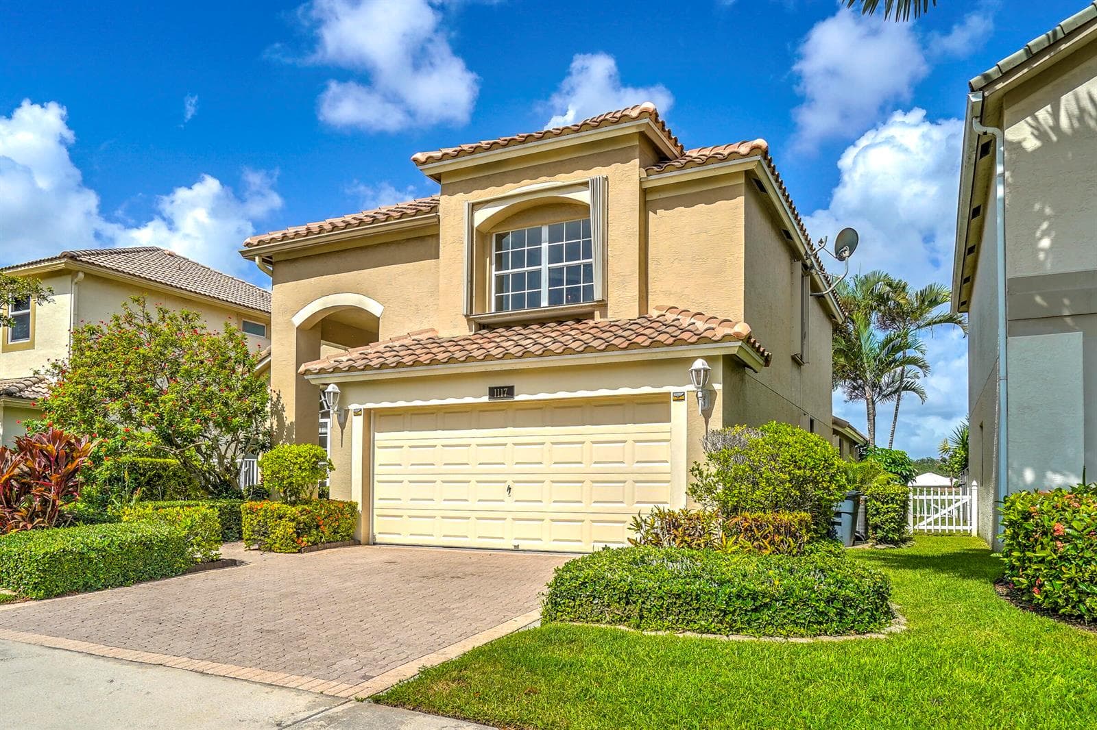 1117 AVONDALE Court, West Palm Beach, FL 33409 photo 3