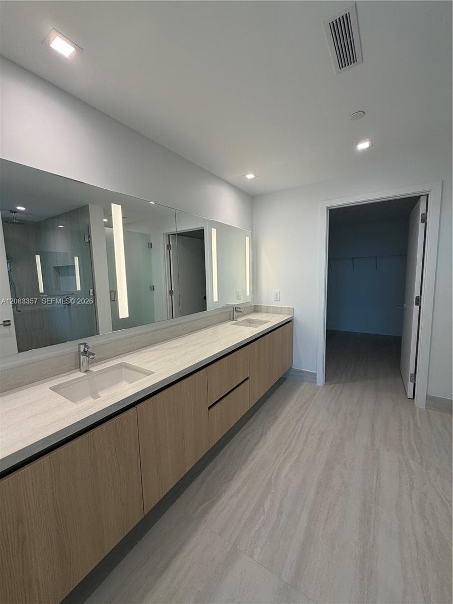 2411 Laguna Cir # 2508, North Miami, FL 33181 photo 13