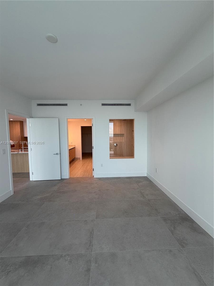 2411 Laguna Cir # 2508, North Miami, FL 33181 photo 12