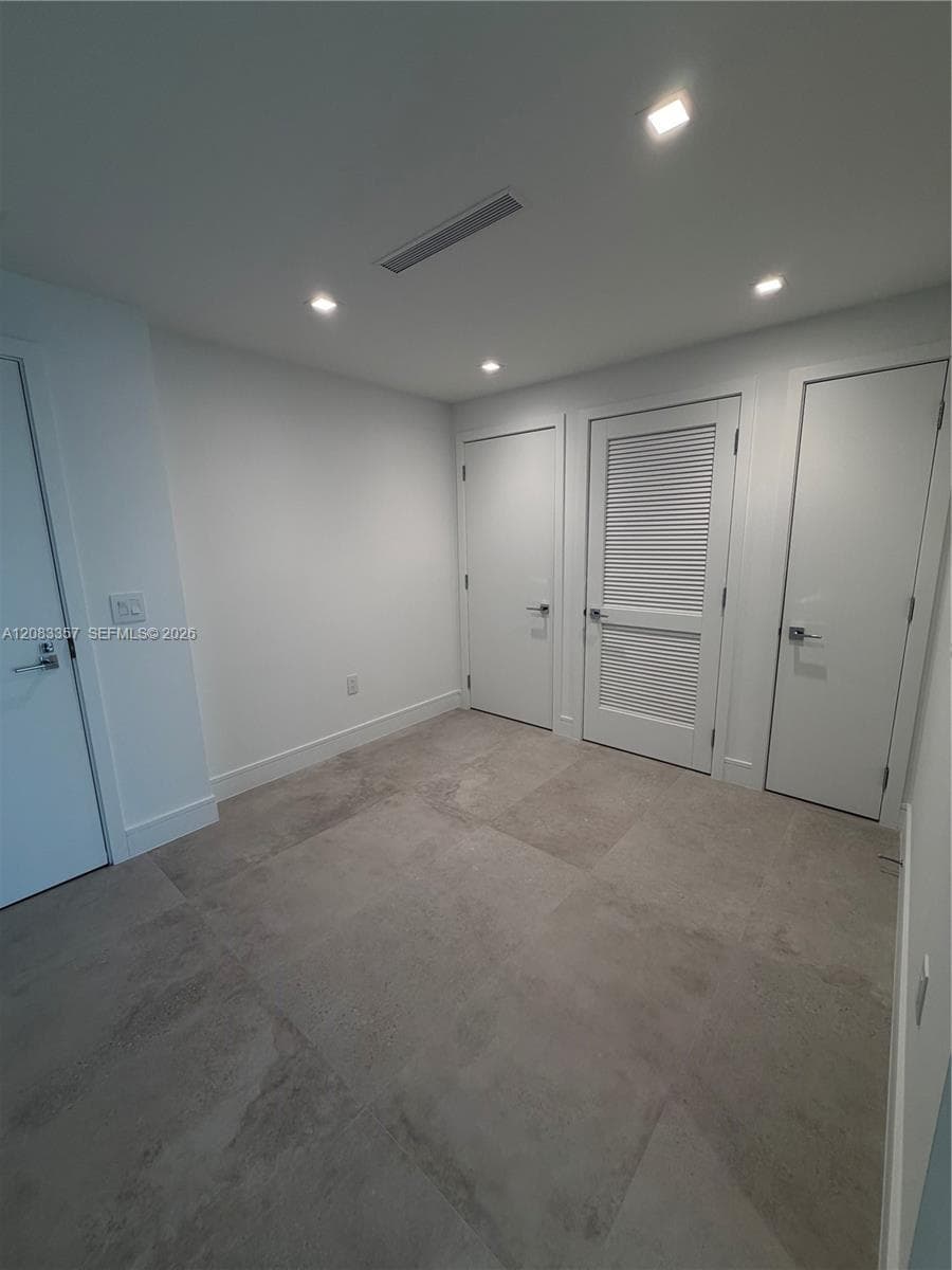 2411 Laguna Cir # 2508, North Miami, FL 33181 photo 3