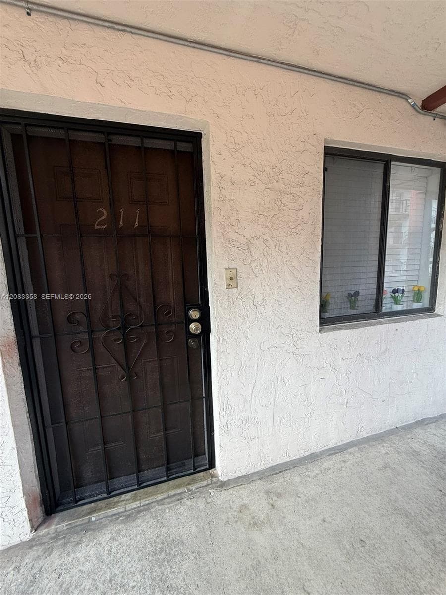5420 W 21st Ct # 211, Hialeah, FL 33016 photo 2