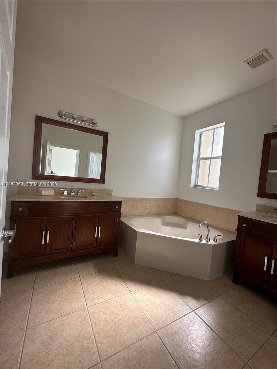 7512 NW 108th Path, Doral, FL 33178 photo 8