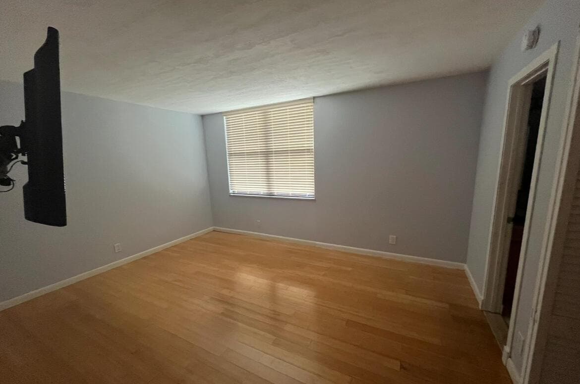 114 LAKE EMERALD Drive # 401, Oakland Park, FL 33309 photo 8