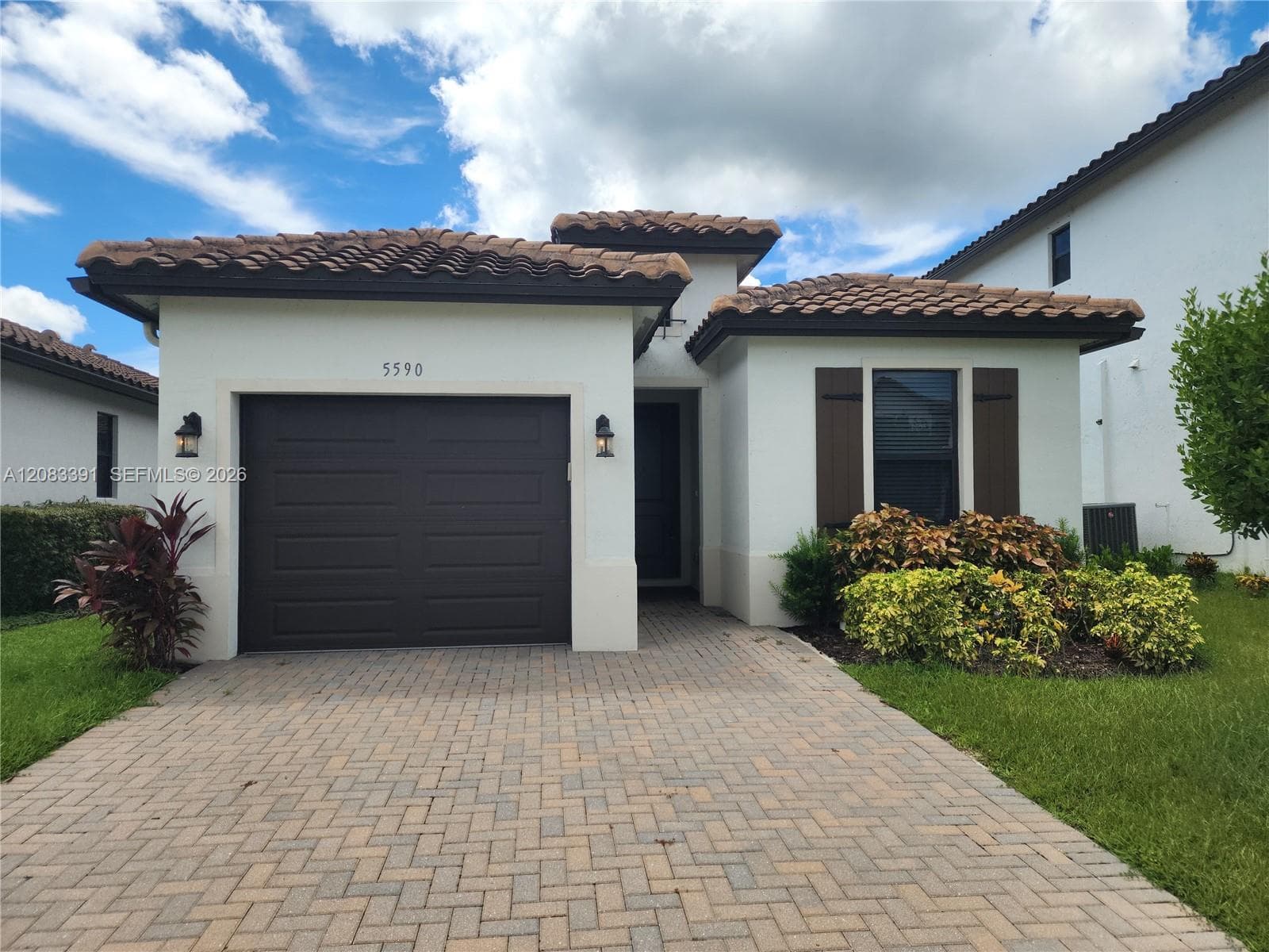 5590 Carrera Dr # 5590, Other City - In The State Of Florida, FL 34142 photo 3