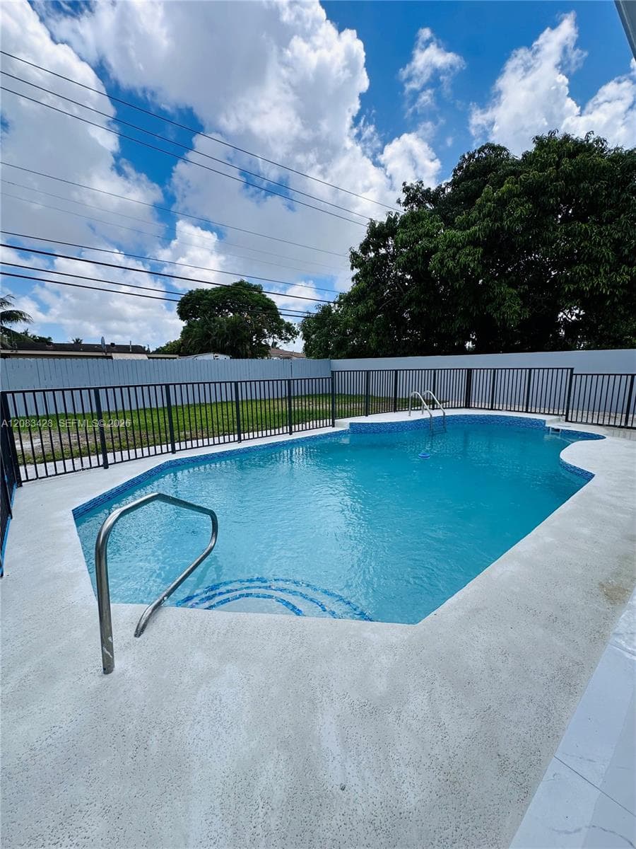82 E 16th St, Hialeah, FL 33010 photo 12