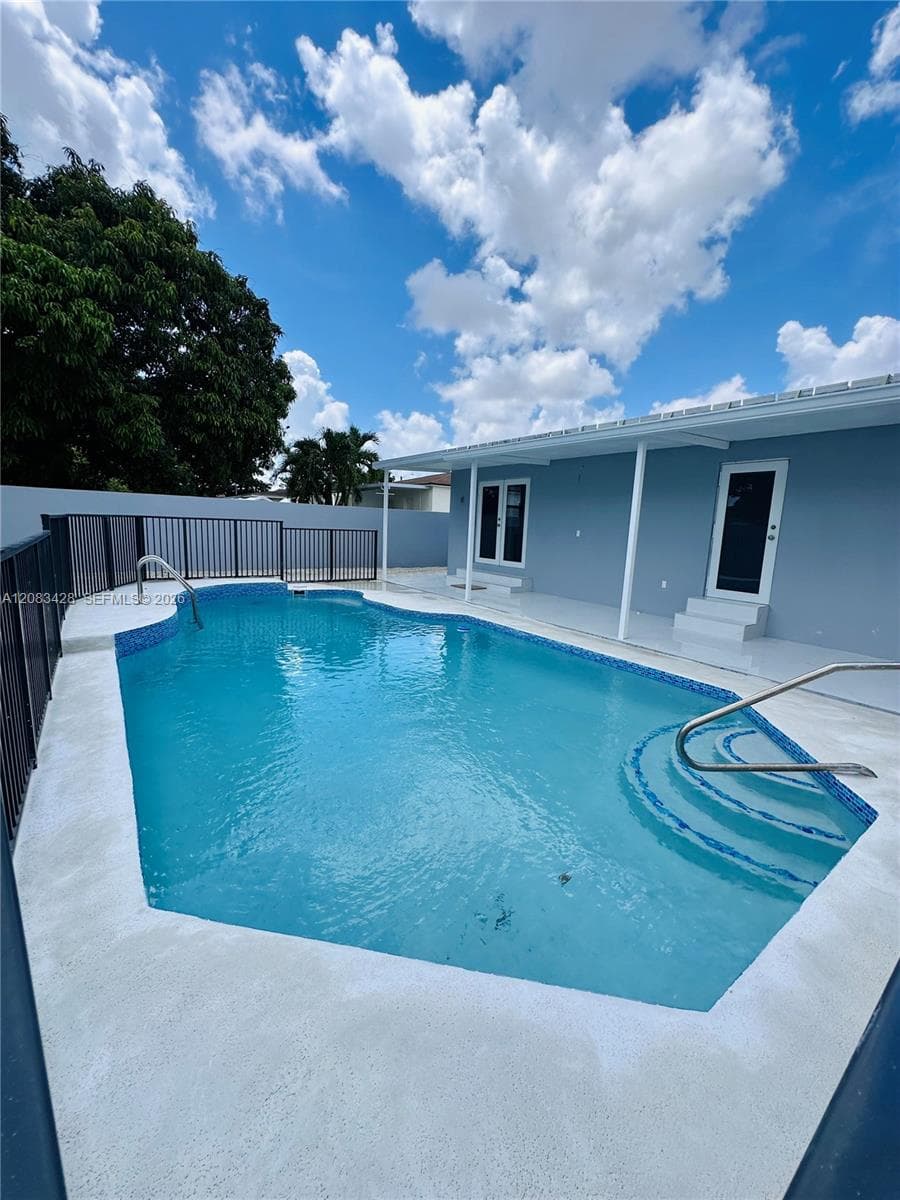 82 E 16th St, Hialeah, FL 33010 photo 9
