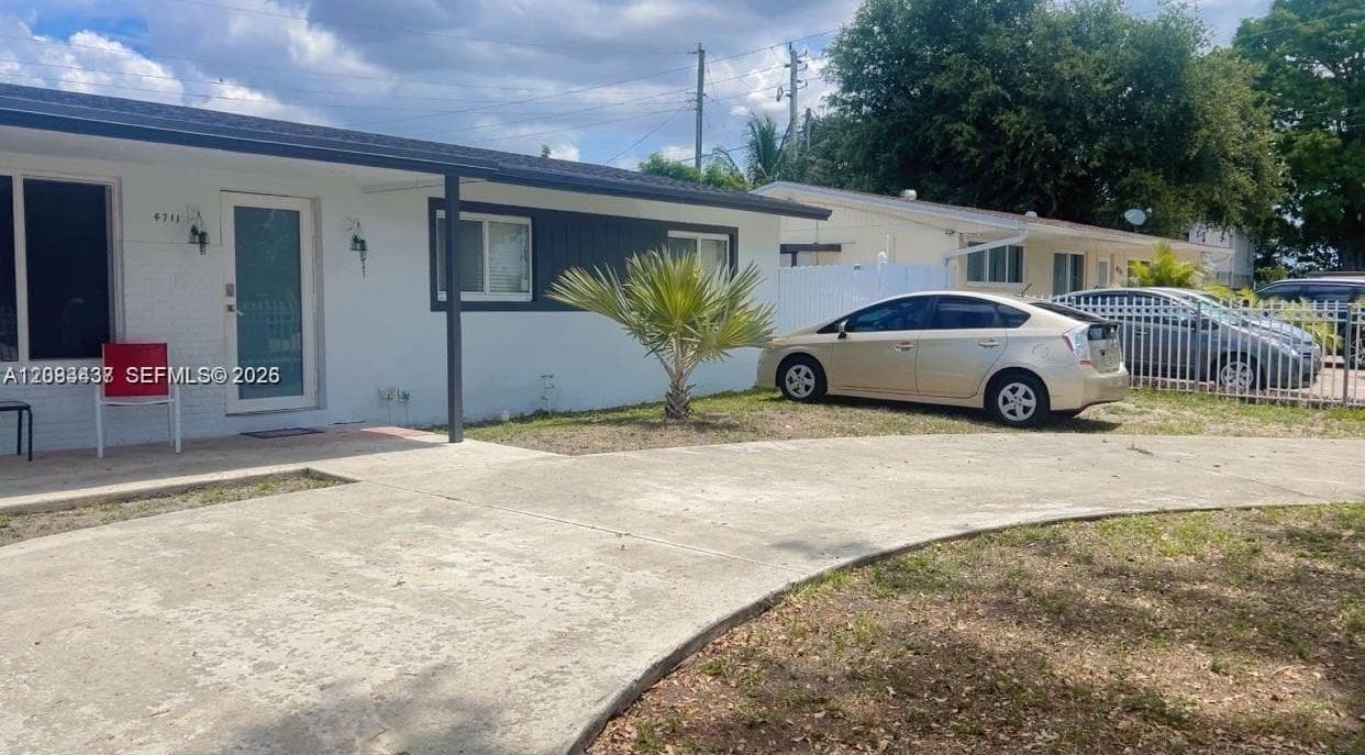 4711 NW 178th Ter, Miami Gardens, FL 33055 photo 11