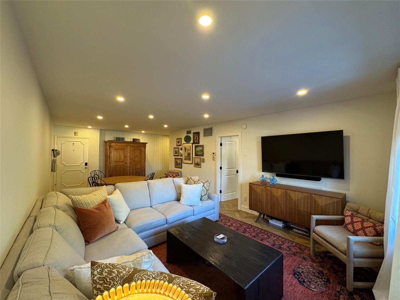 9 NE 19TH Court # 211C, Wilton Manors, FL 33305