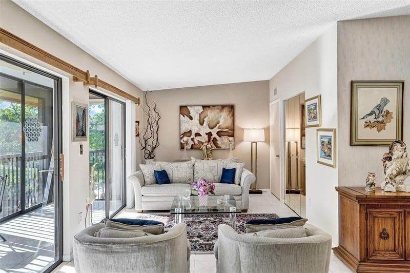 10783 W CLAIRMONT Circle # 205, Tamarac, FL 33321 photo 2