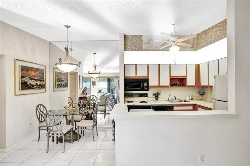 10783 W CLAIRMONT Circle # 205, Tamarac, FL 33321 photo 9