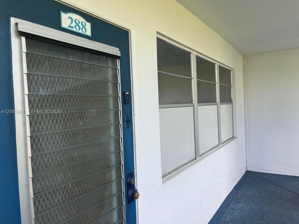 288 N Tilford  N # 288, Deerfield Beach, FL 33442 photo 3