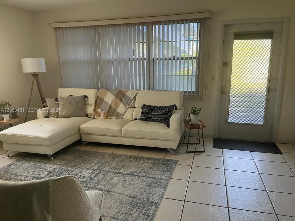 288 N Tilford  N # 288, Deerfield Beach, FL 33442 photo 4