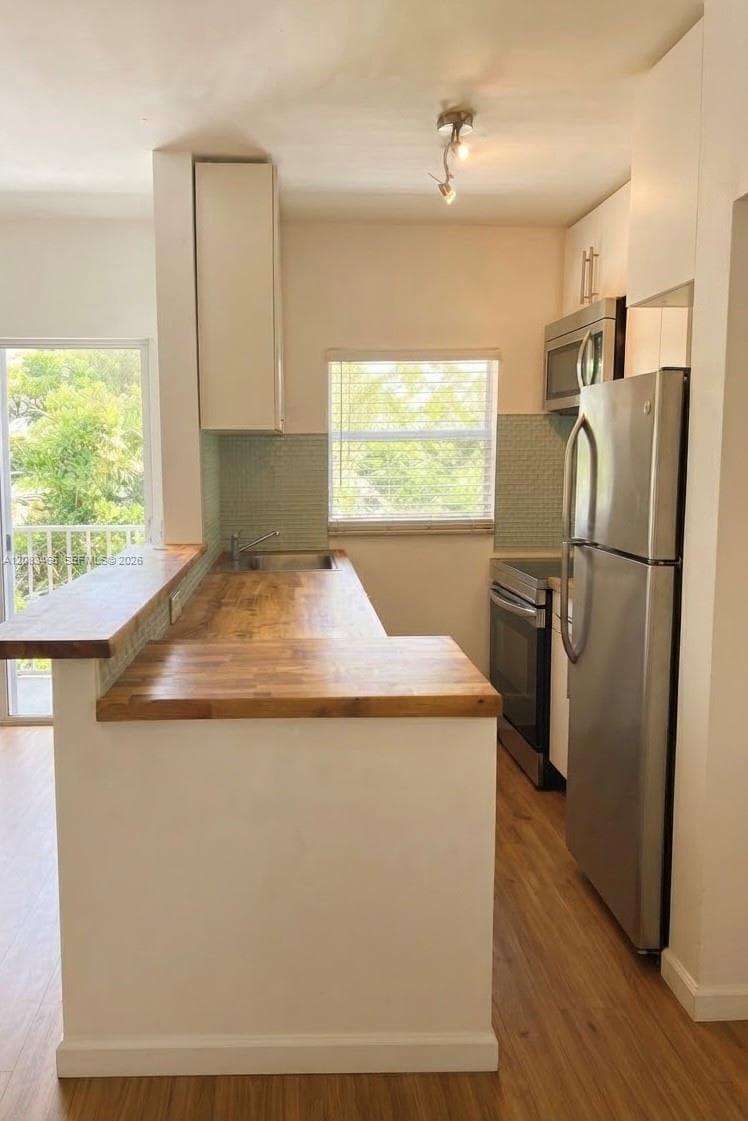 648 NE 80th St # 10, Miami, FL 33138 photo 2