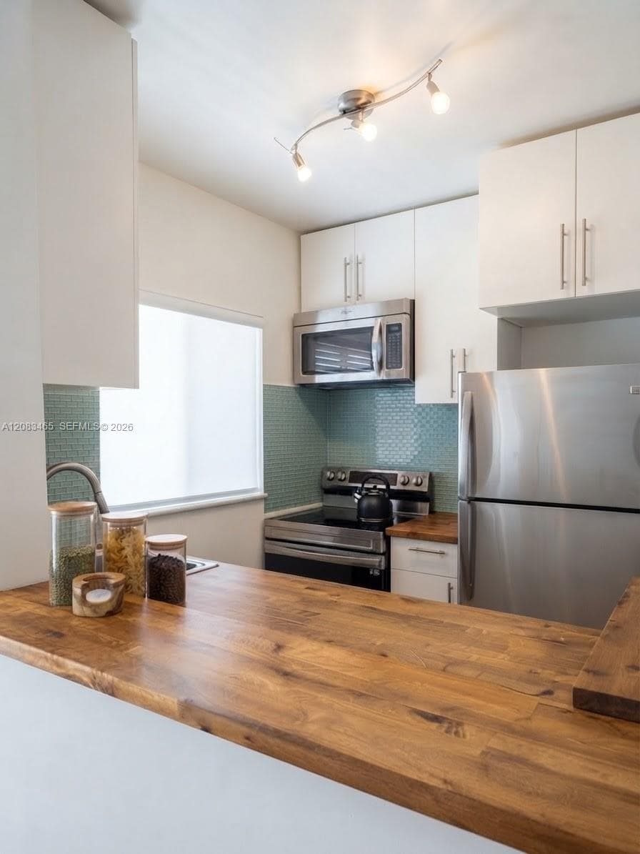 648 NE 80th St # 10, Miami, FL 33138 photo 3