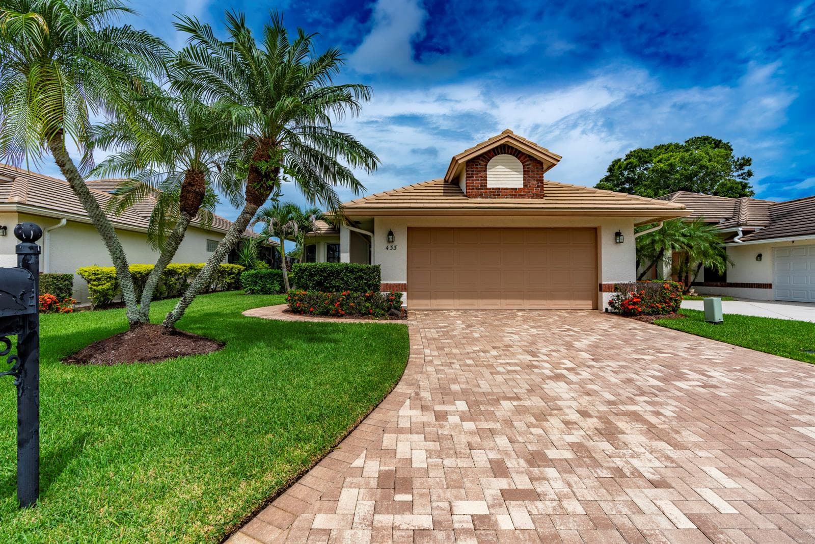 433 SW JEFFERSON Circle, Port St. Lucie, FL 34986 photo 2
