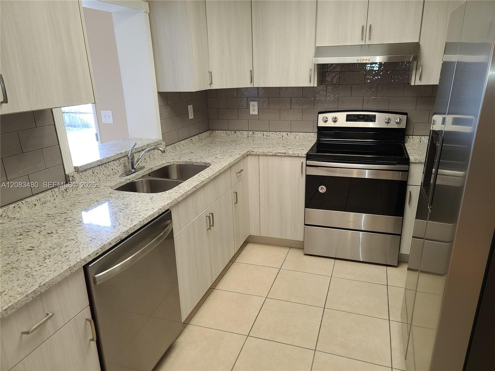 3013 SE Bamboo St, Stuart, FL 34997 photo 2