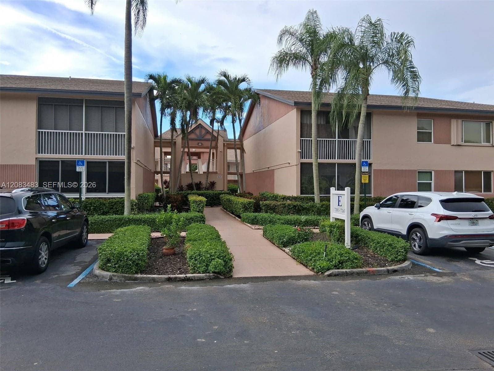 7245 S Devon Dr # 112, Tamarac, FL 33321