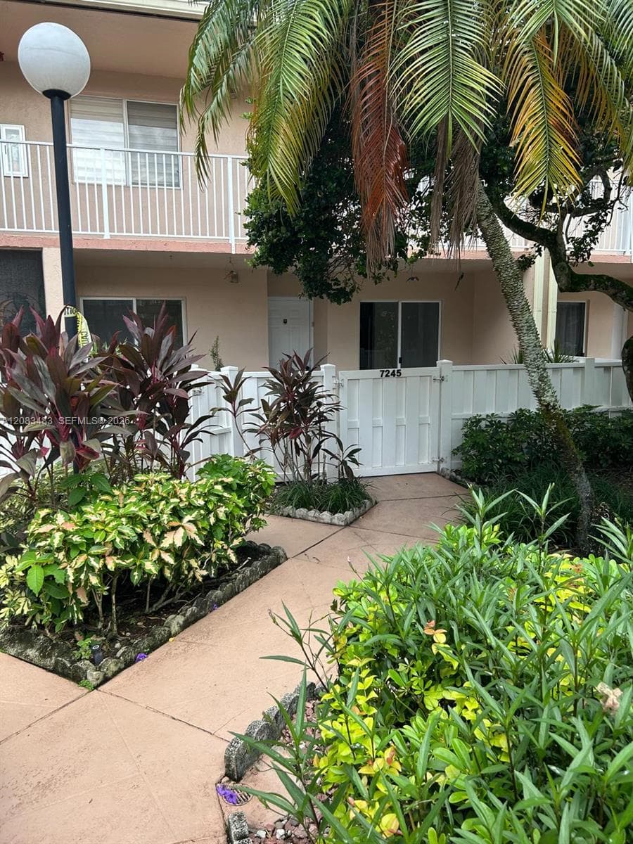 7245 S Devon Dr # 112, Tamarac, FL 33321 photo 4