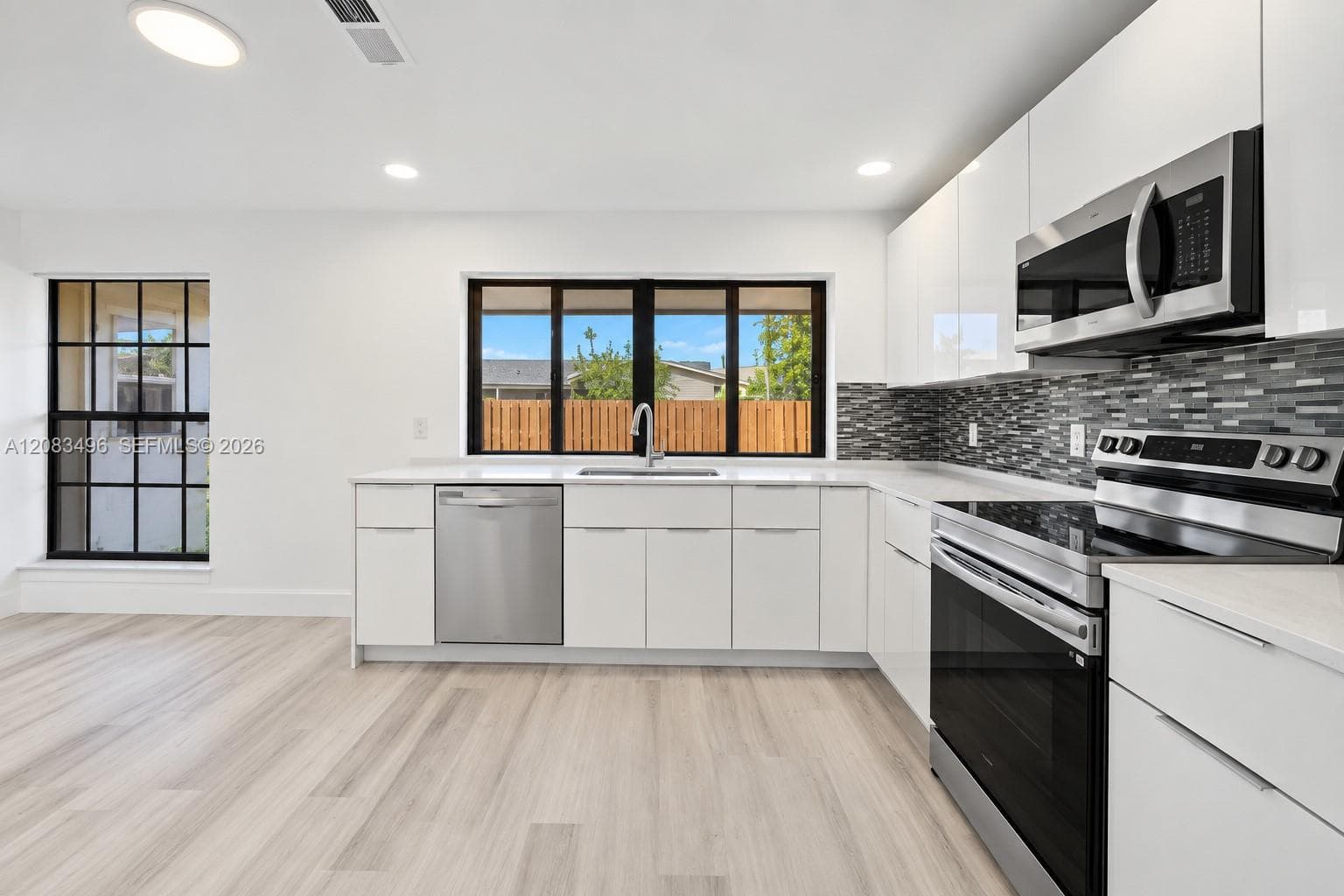10171 NW 24th St, Sunrise, FL 33322 photo 9