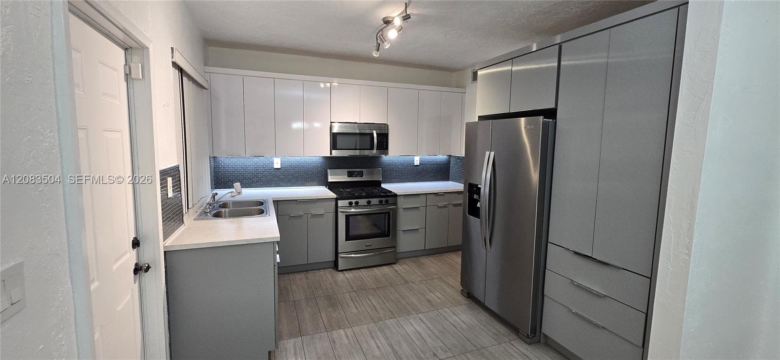 455 NE 131st St, North Miami, FL 33161