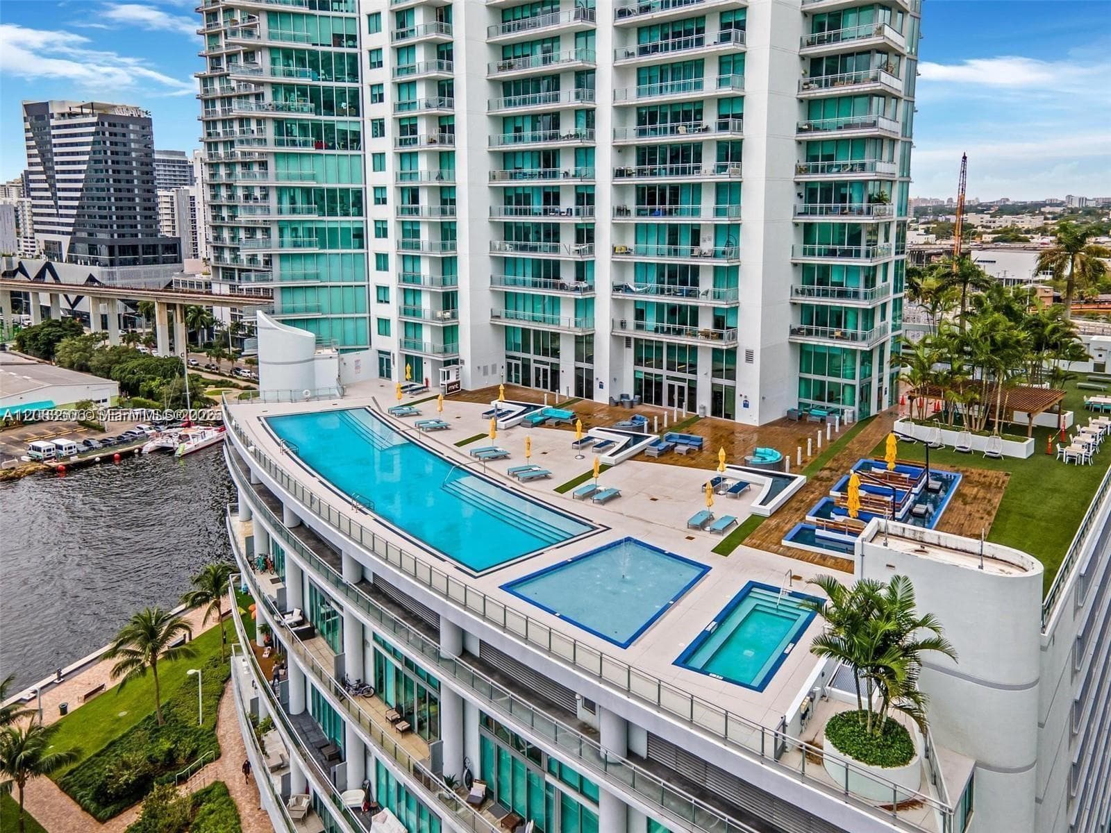 92 SW 3rd St # 1107, Miami, FL 33130