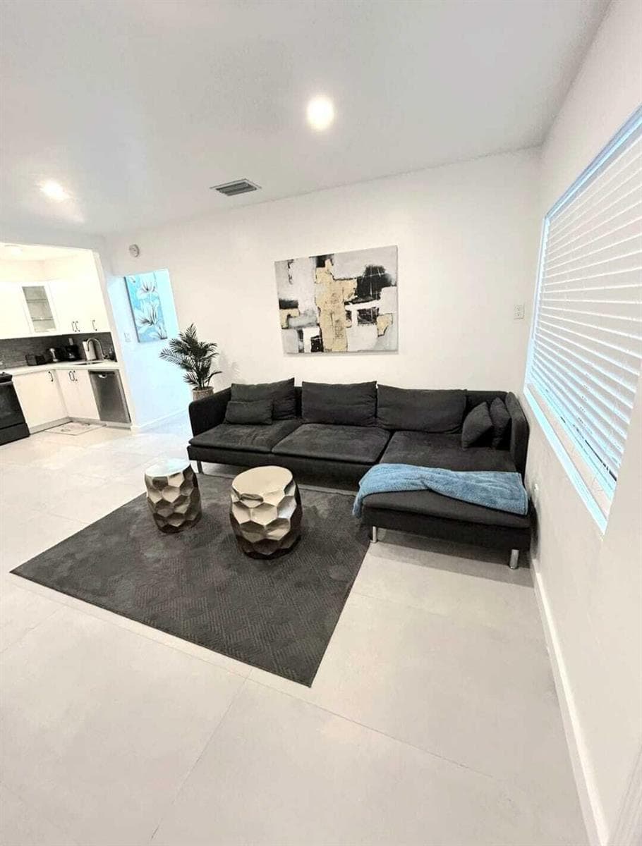 1211 NE 15TH Avenue # 2, Fort Lauderdale, FL 33304 photo 10