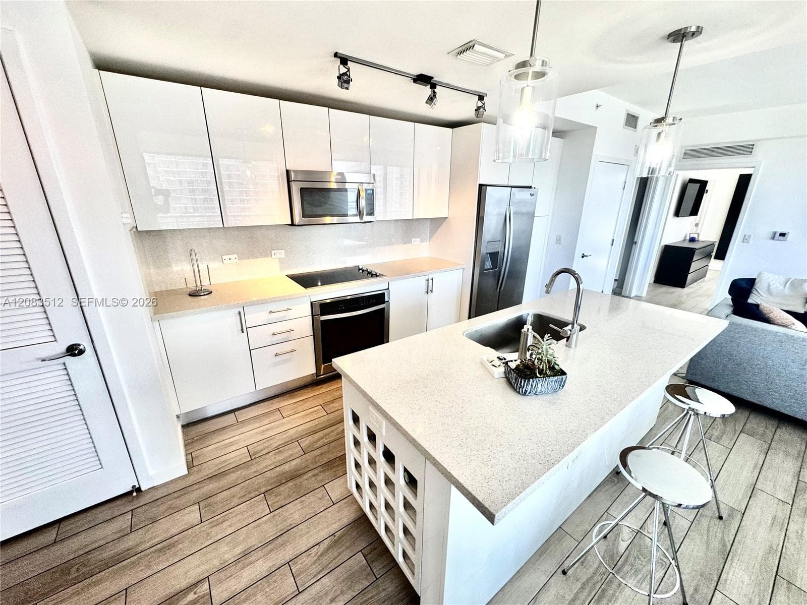 999 SW 1st Ave # 2303, Miami, FL 33130 photo 6