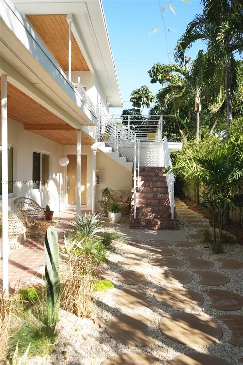 2904 N Ocean Blvd, Fort Lauderdale, FL 33308 photo 4