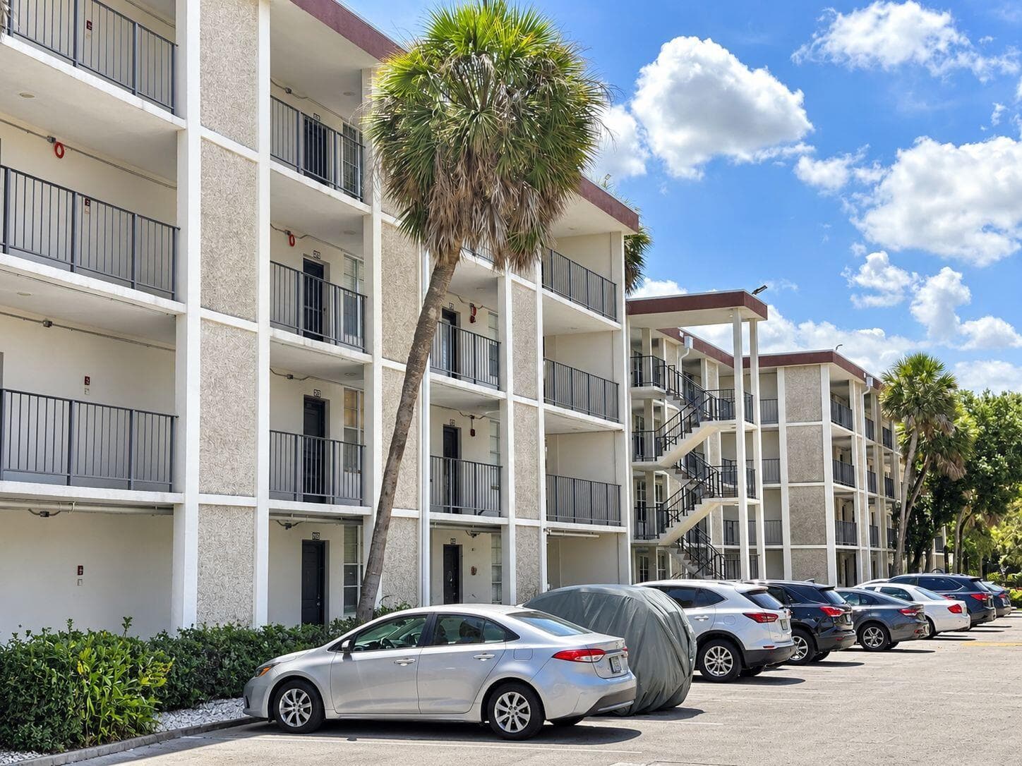 2650 NW 49TH Avenue # 118, Lauderdale Lakes, FL 33313