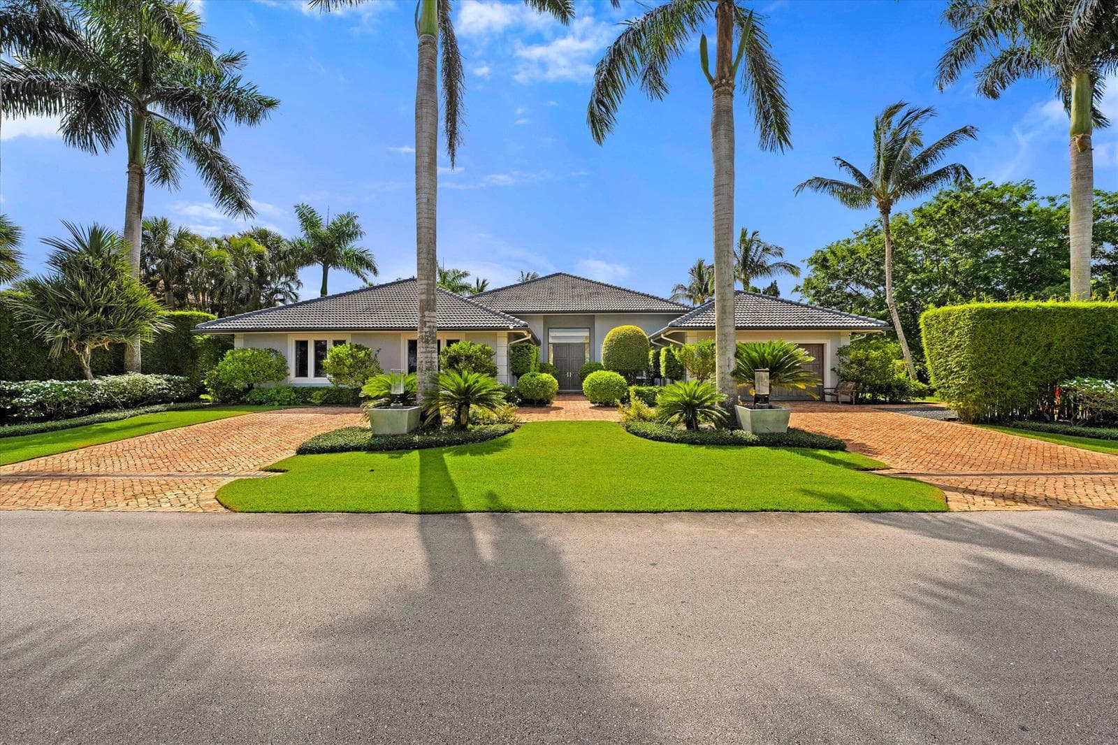 2440 Golf Brook Drive, Wellington, FL 33414 photo 2