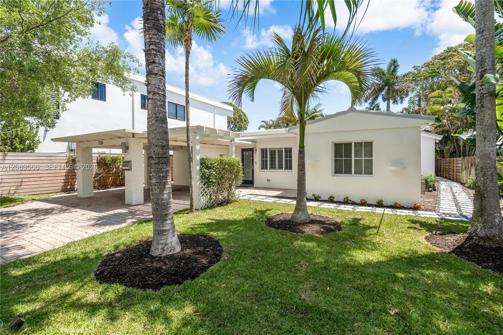 720 NE 17th Ter, Fort Lauderdale, FL 33304 photo 2