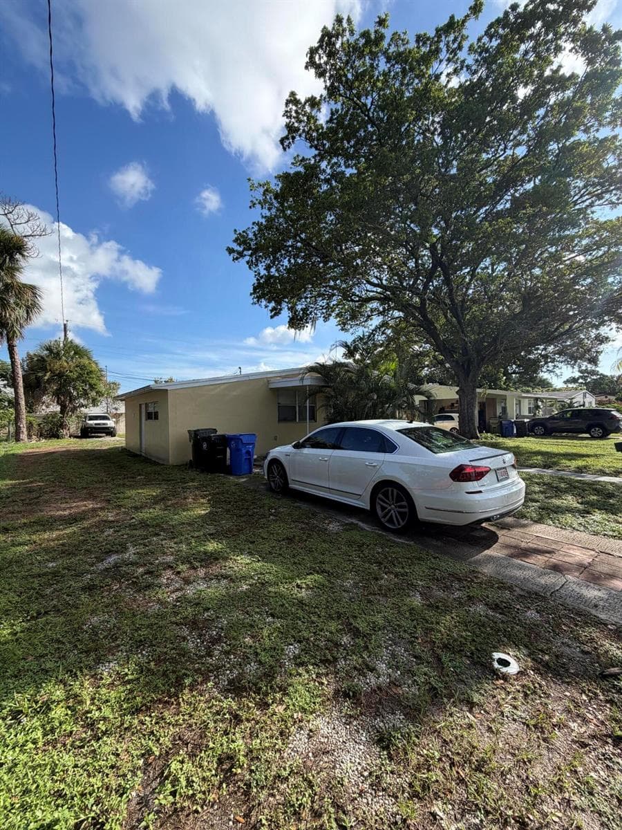 2501 SW 3RD Street, Fort Lauderdale, FL 33312 photo 2