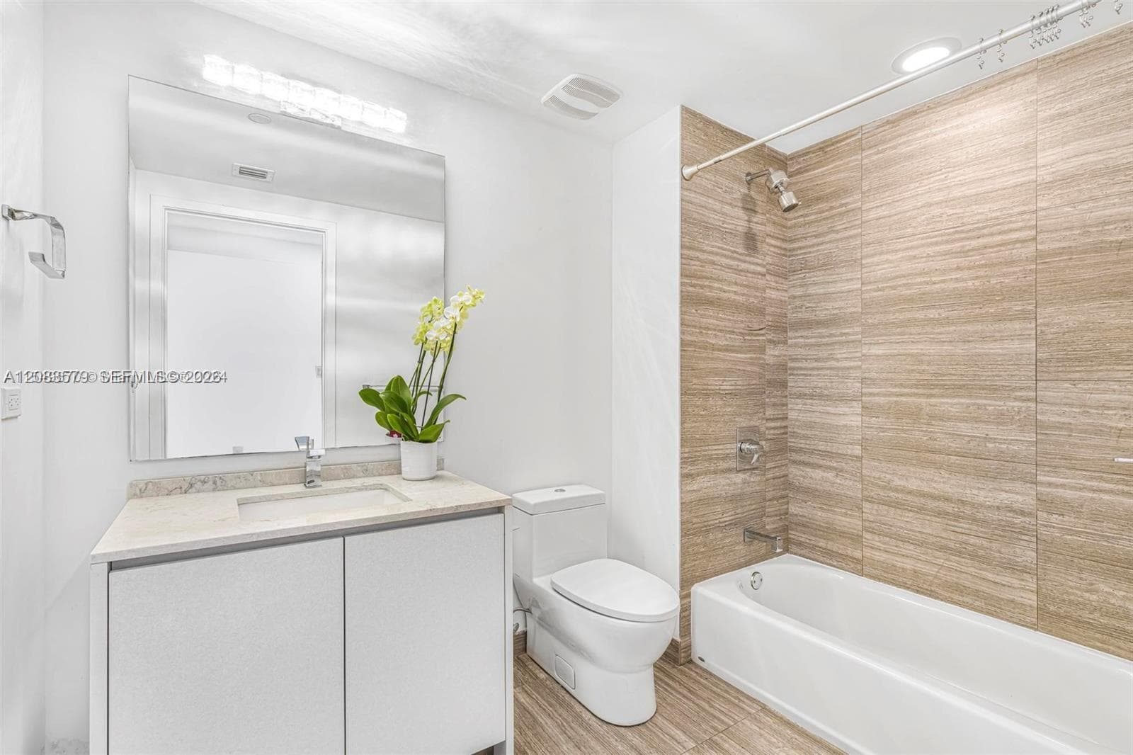 1010 Brickell Ave # 1710, Miami, FL 33131 photo 6