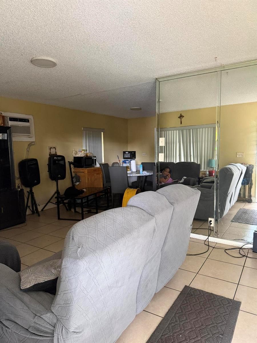 2605 NW 14TH Street, Fort Lauderdale, FL 33311 photo 2