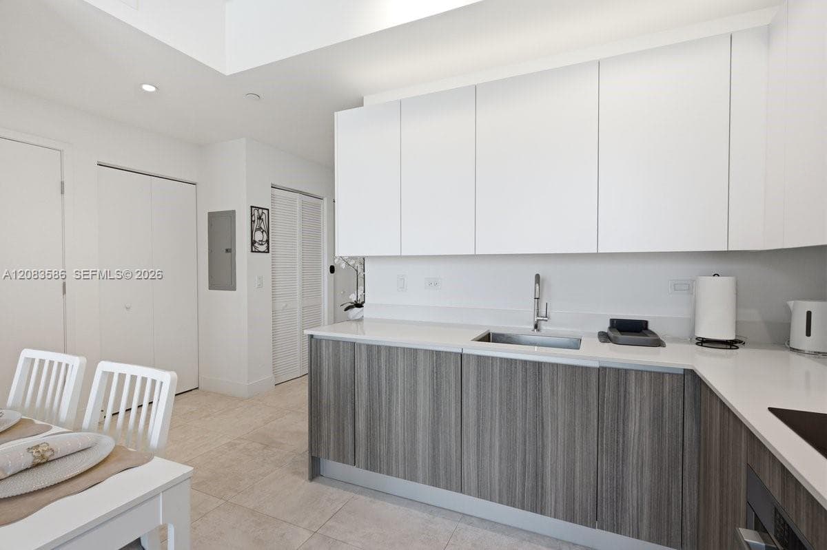 239 SW 9TH # 1704, Miami, FL 33130 photo 12